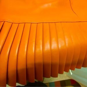 Women’s Faux leather pleated skirt